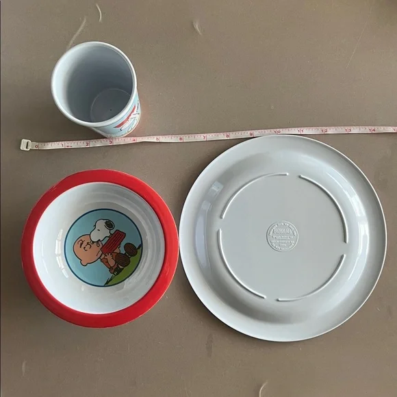 Snoopy Red Dinnerware Set - Picture 4 of 4